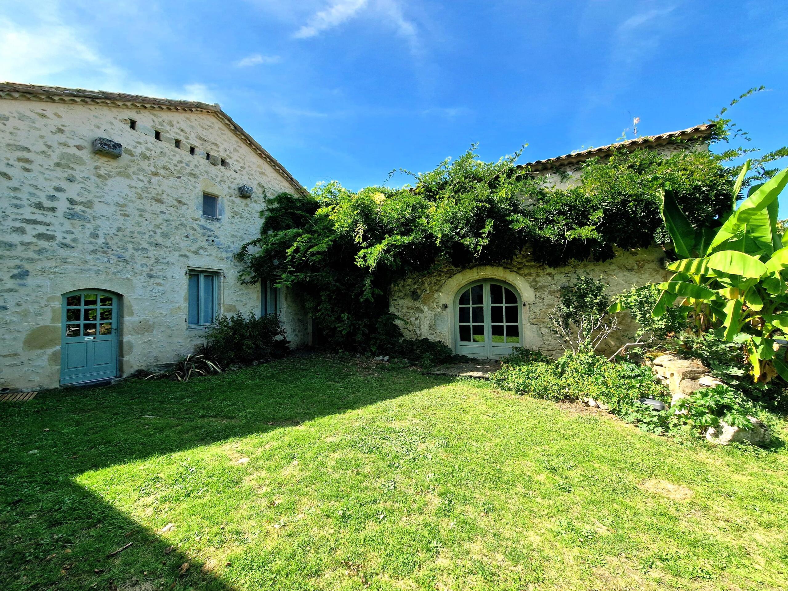 Charming 15th-Century Home with Gîte Potential, Aquitaine – France – BVI83124