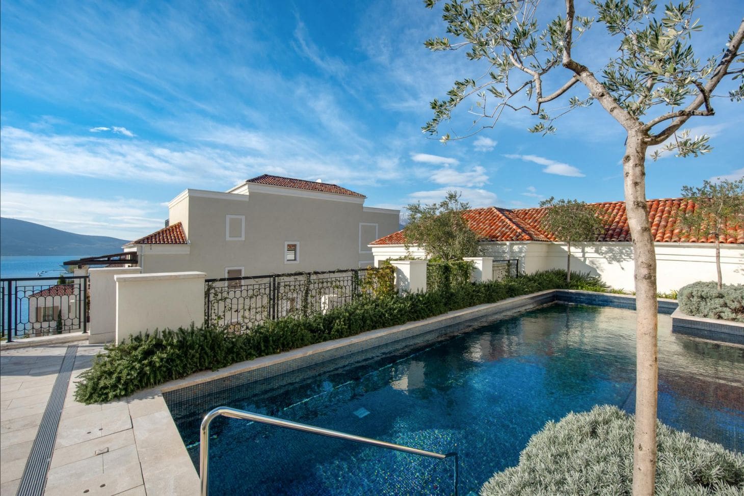 Sea View Apartment Porto Montenegro – 2-Bed Luxury Home, Montenegro – MREMB7