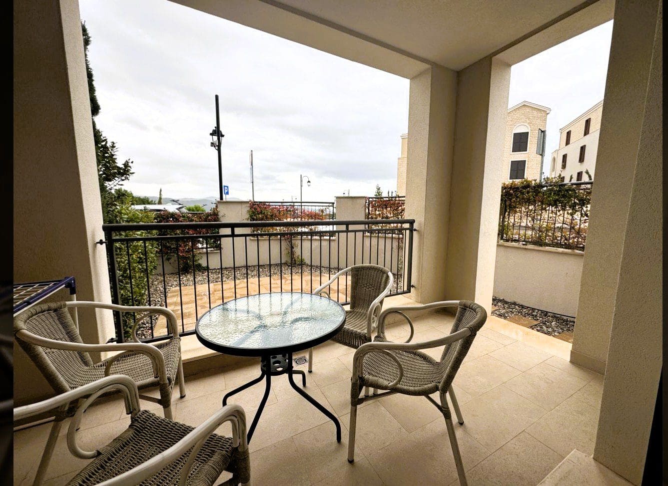 Apartment with Terrace Luštica Bay – 2-Bedroom Ideal Home, Montenegro – MREMB9