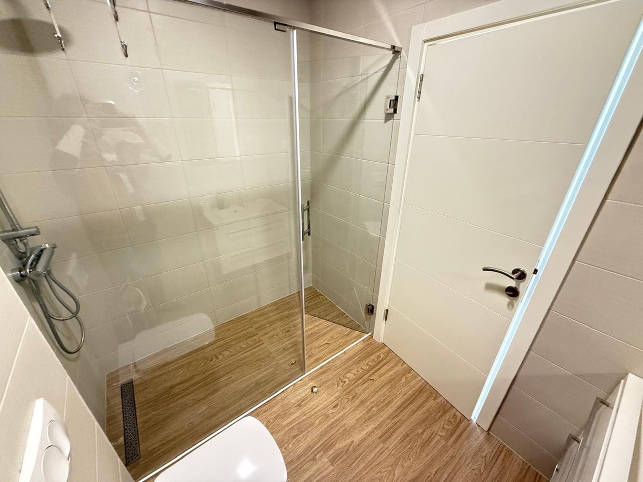 Apartment for Sale in Dobra Voda – First Sea Line – Legalized, Montenegro – MREALE136