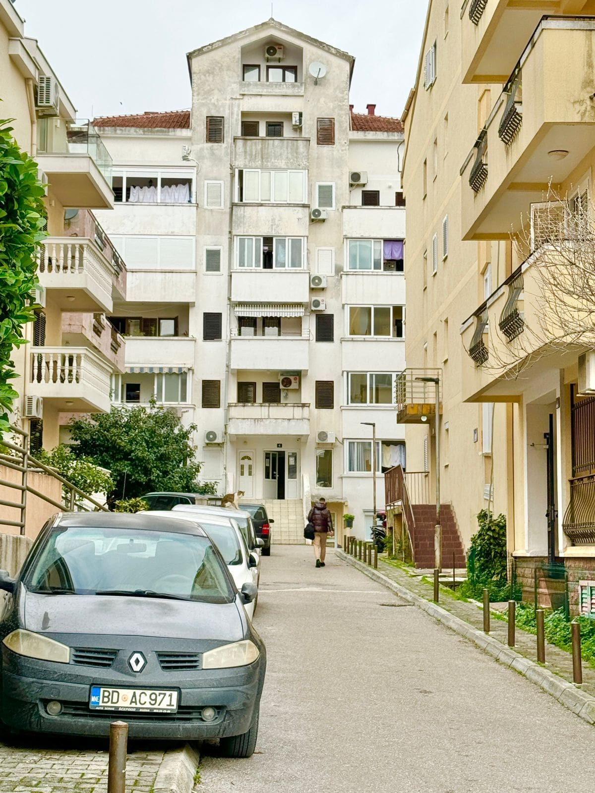 Modern Two Bedroom Apartment in Budva’s Prime Residential Area, Montenegro – MRENB114