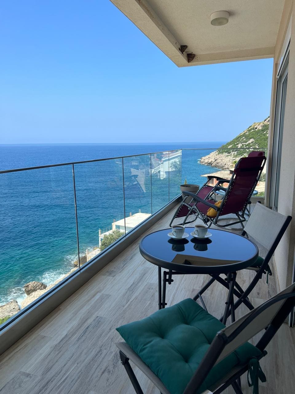 Furnished 2-Bedroom Waterfront Residence — Pool, Private Beach & Parking, 5 km from Bar, Montenegro – MRENB116