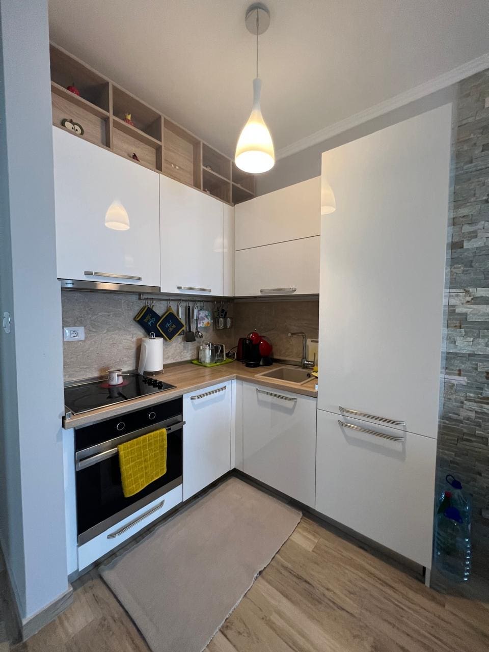 Furnished 2-Bedroom Waterfront Residence — Pool, Private Beach & Parking, 5 km from Bar, Montenegro – MRENB116