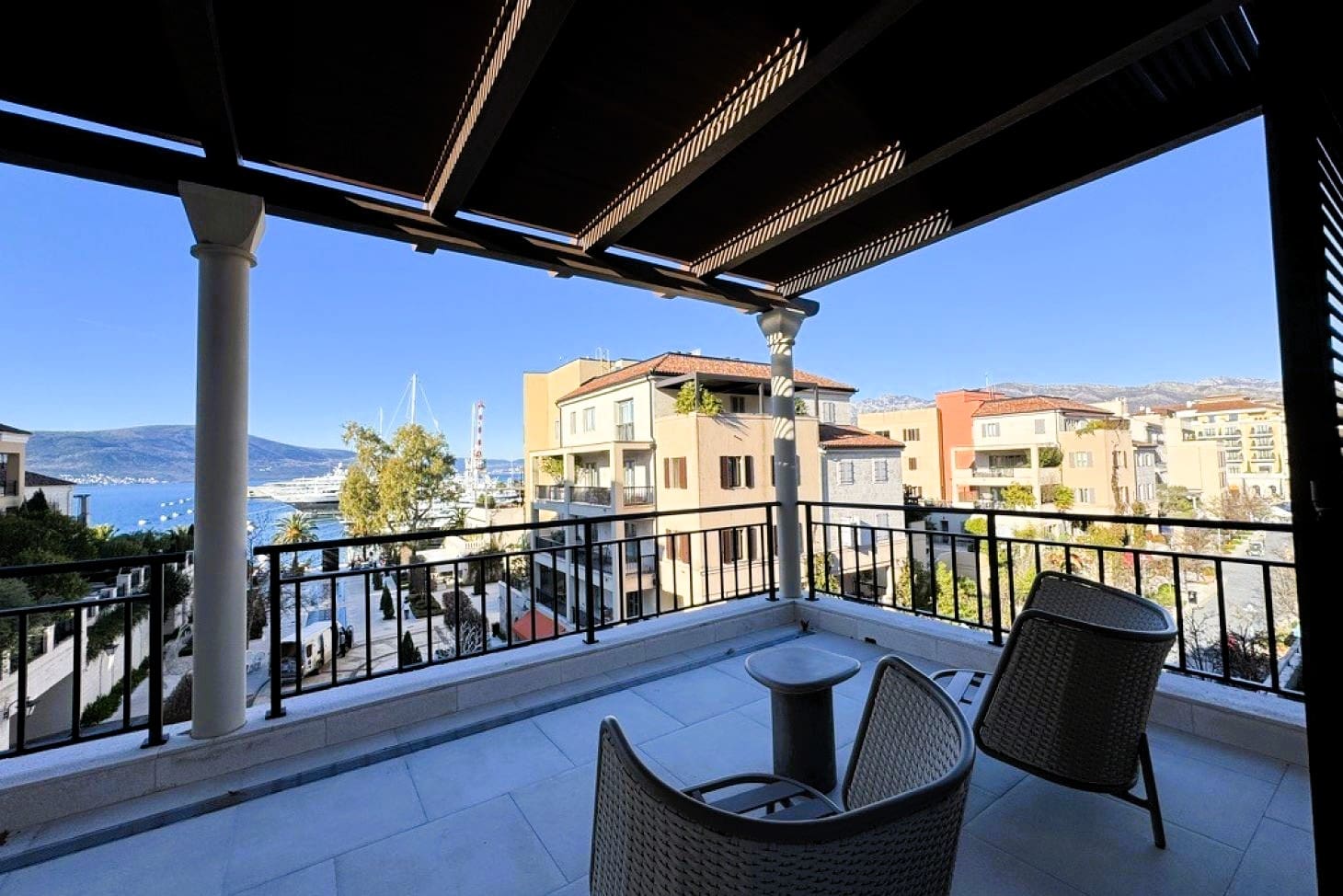 Penthouse Porto Montenegro — Zeta Building, 247 m², Full Capital Renovation 2025, Montenegro – MRE
