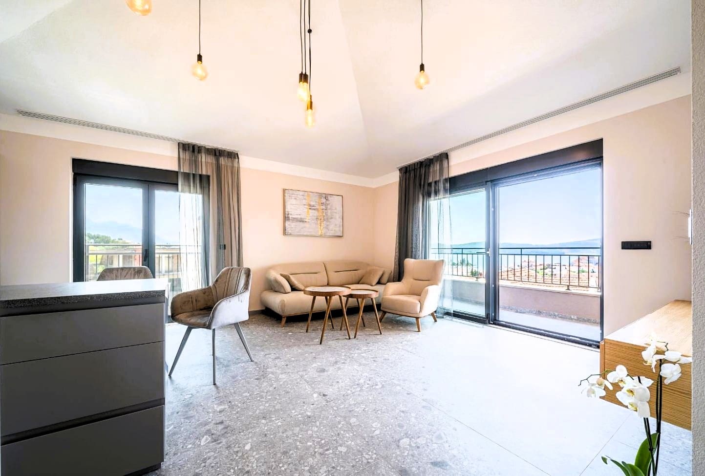 Apartment for Sale in Tivat — Top Floor, Sea View & 3 Private Parking Spaces, Montenegro – MREMB12