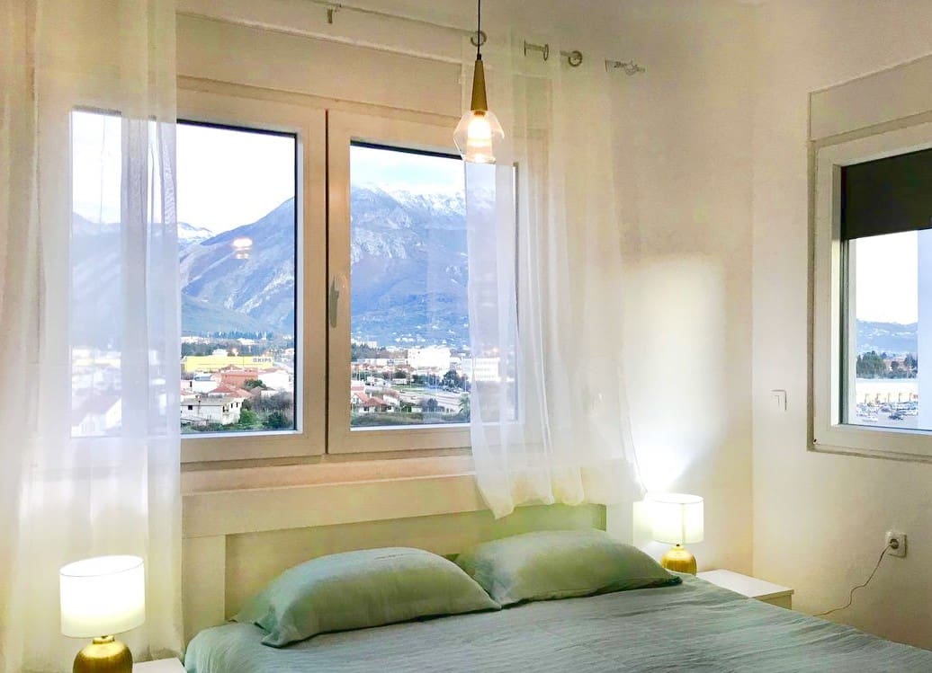 Modern 2-Bedroom Residence in TwinHouse — Bar City Center,  – MREOG-2