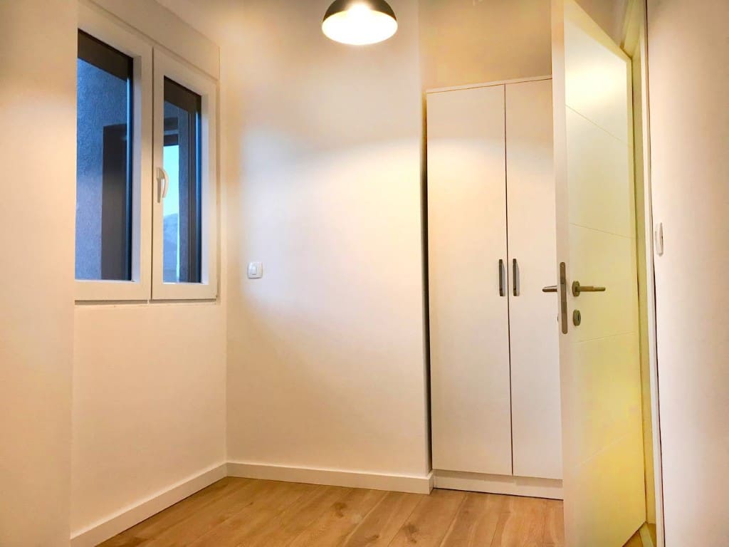 Modern 2-Bedroom Residence in TwinHouse — Bar City Center,  – MREOG-2