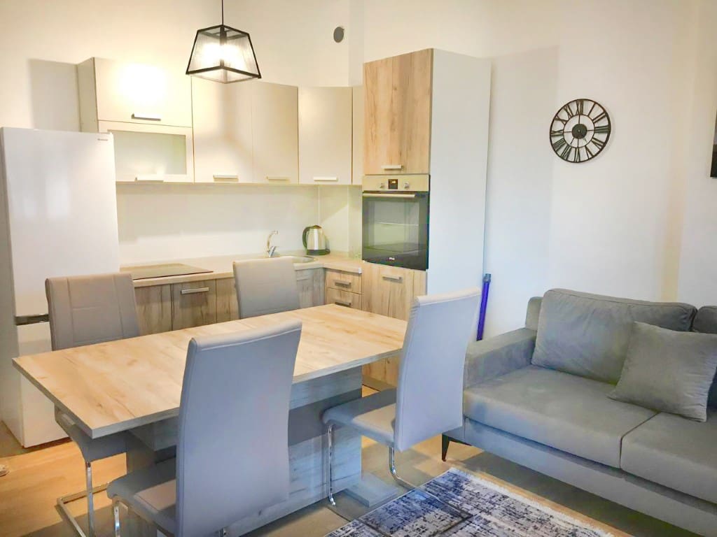 Modern 2-Bedroom Residence in TwinHouse — Bar City Center,  – MREOG-2