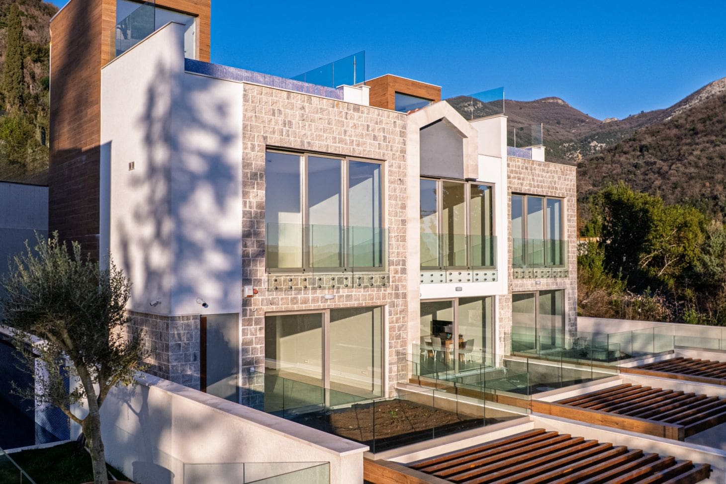 Lastva Park Townhouses Tivat: Premium 240-350m² Homes with Private Pools, Montenegro – MREMB-18