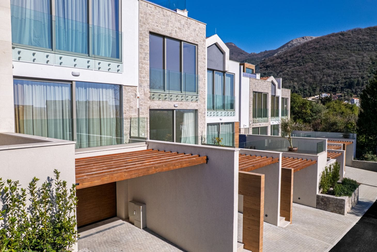 Lastva Park Townhouses Tivat: Premium 240-350m² Homes with Private Pools, Montenegro – MREMB-18