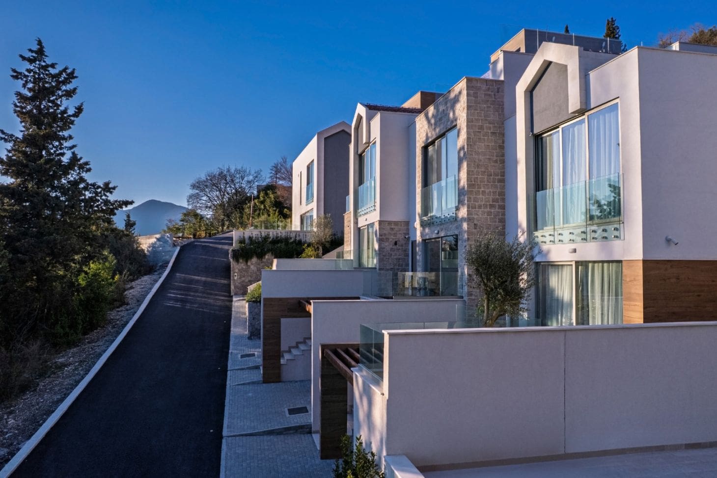 Lastva Park Townhouses Tivat: Premium 240-350m² Homes with Private Pools, Montenegro – MREMB-18