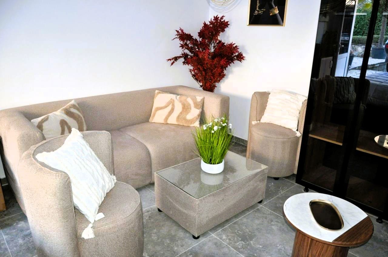 Prčanj First Line Apartment 110m² | Kotor Bay, Montenegro – MRENT-1