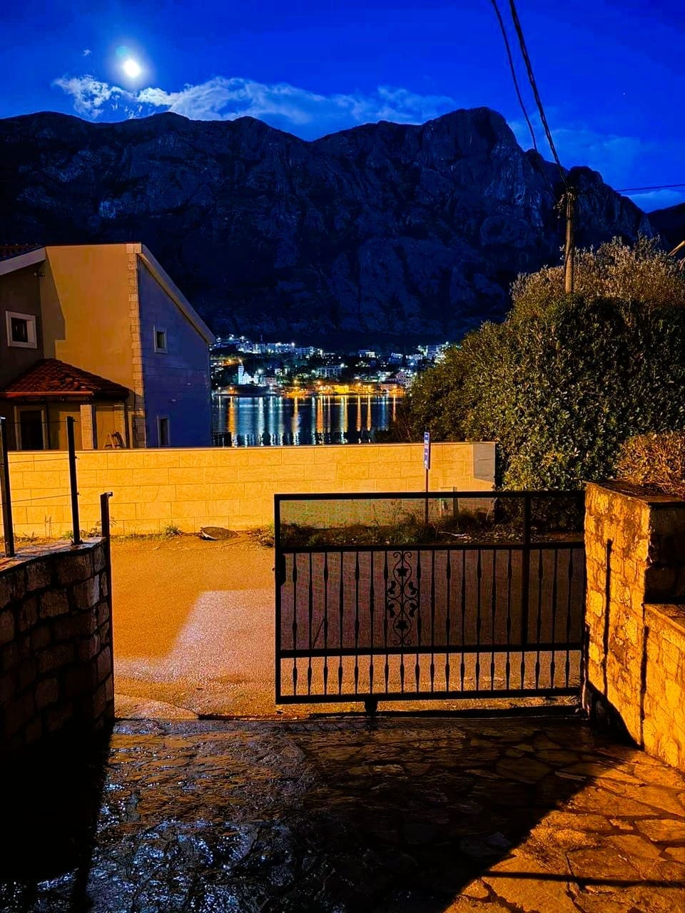 Prčanj First Line Apartment 110m² | Kotor Bay, Montenegro – MRENT-1