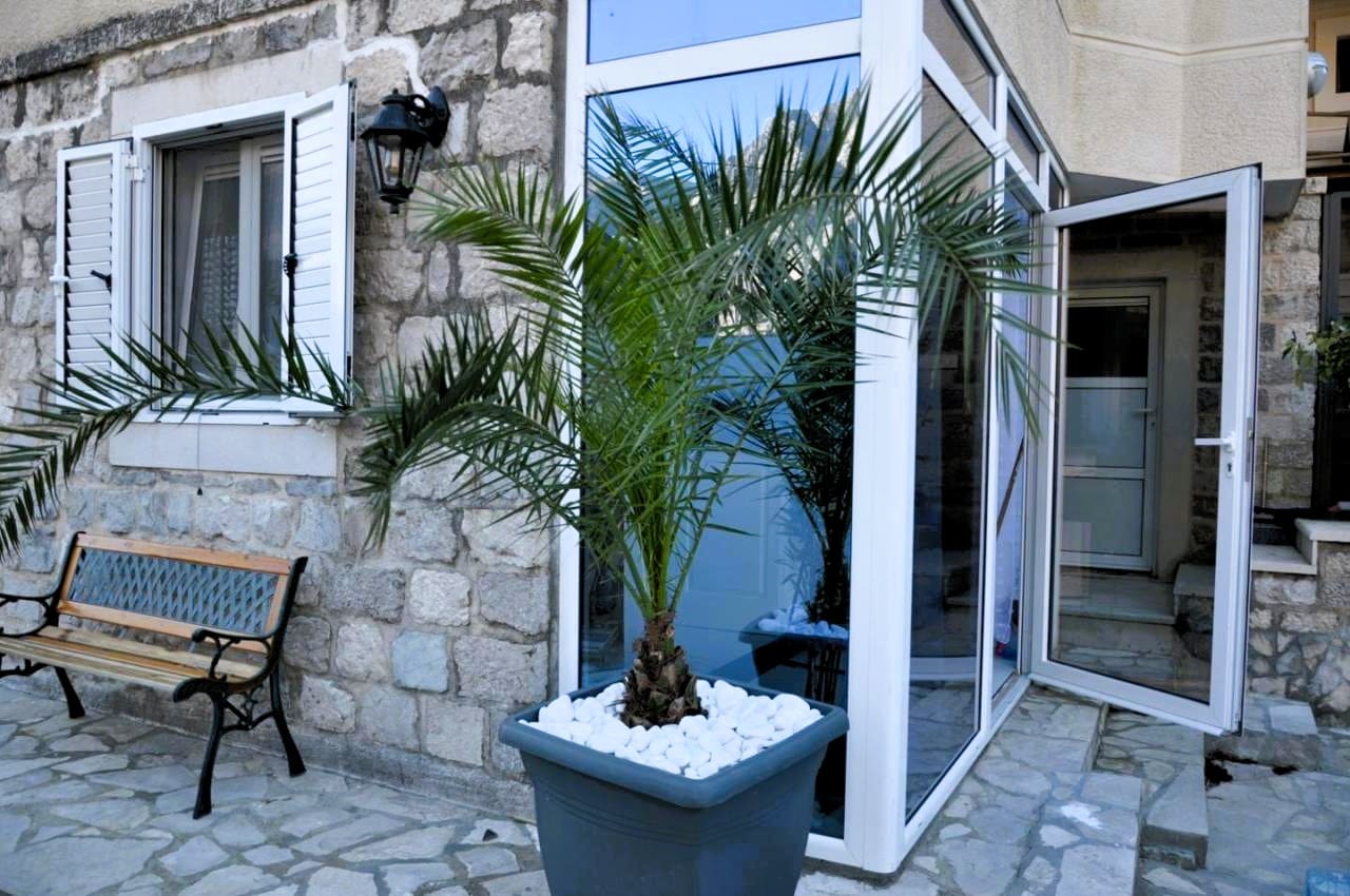 Prčanj First Line Apartment 110m² | Kotor Bay, Montenegro – MRENT-1