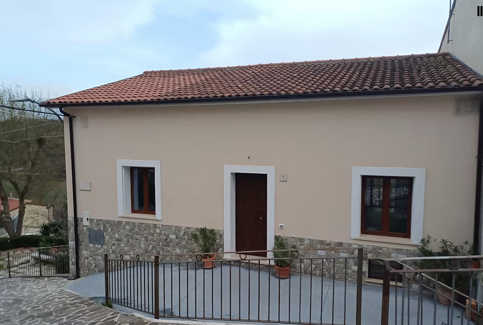 🇮🇹 Renovated 4 Bedroom House Payable Over 10 Years – Monthly Payments: €1,250 over 120 months