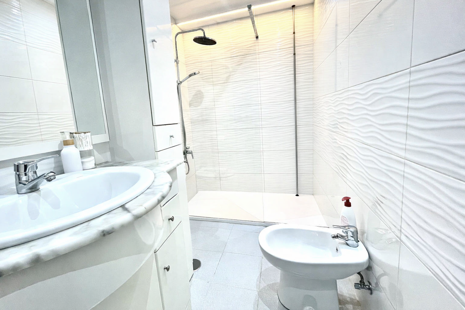 2 bedroom Apartment in Marbella, Malaga, Spain – 428-05327P