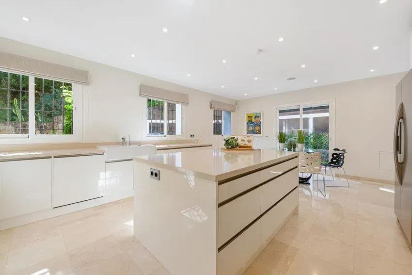 5 bedroom Villa in Istan, Malaga, Spain – 428-05336D