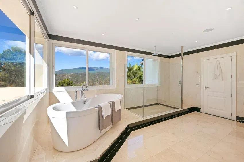 5 bedroom Villa in Istan, Malaga, Spain – 428-05336D