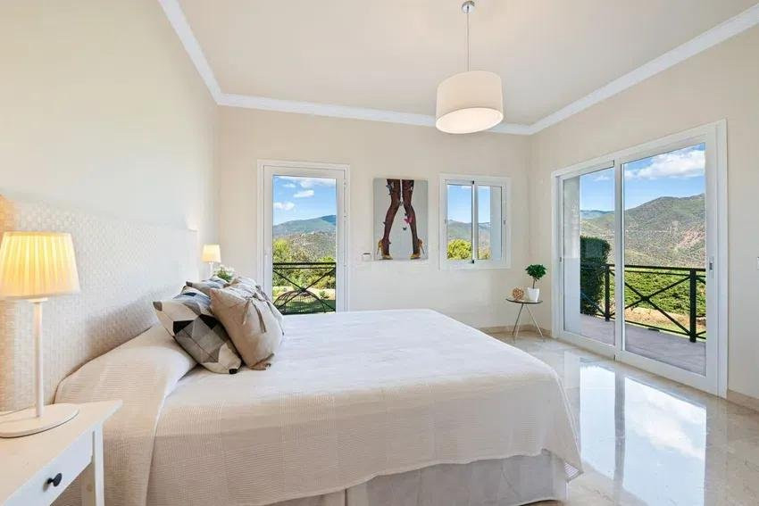 5 bedroom Villa in Istan, Malaga, Spain – 428-05336D