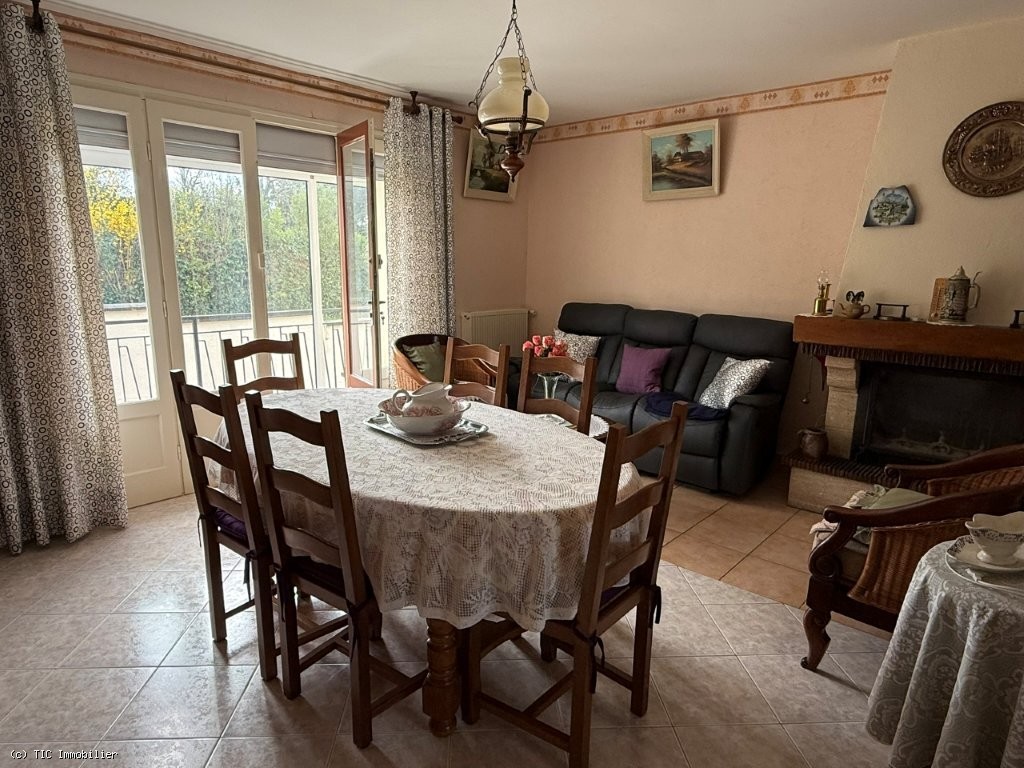 3 bedroom House in Ruffec, France – r7445