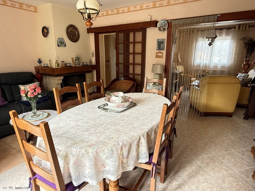 3 bedroom House in Ruffec, France – r7445