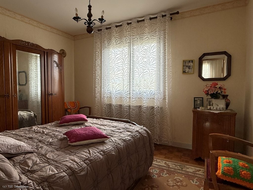 3 bedroom House in Ruffec, France – r7445