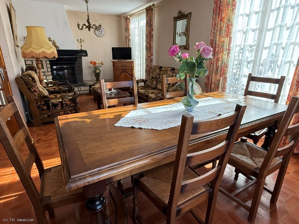 3 bedroom House in Ruffec, France – r7383