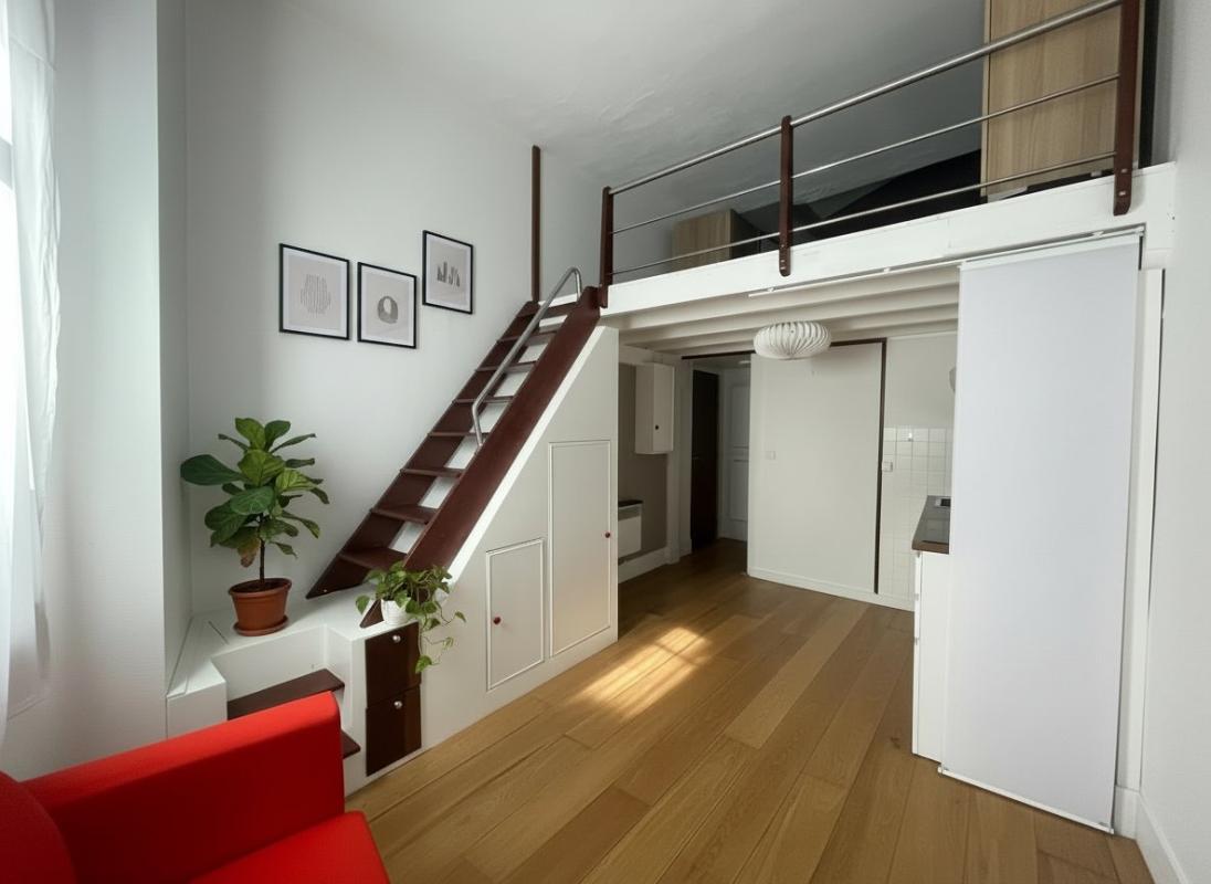 studio in Paris 20eme Arrondissement, Paris, France