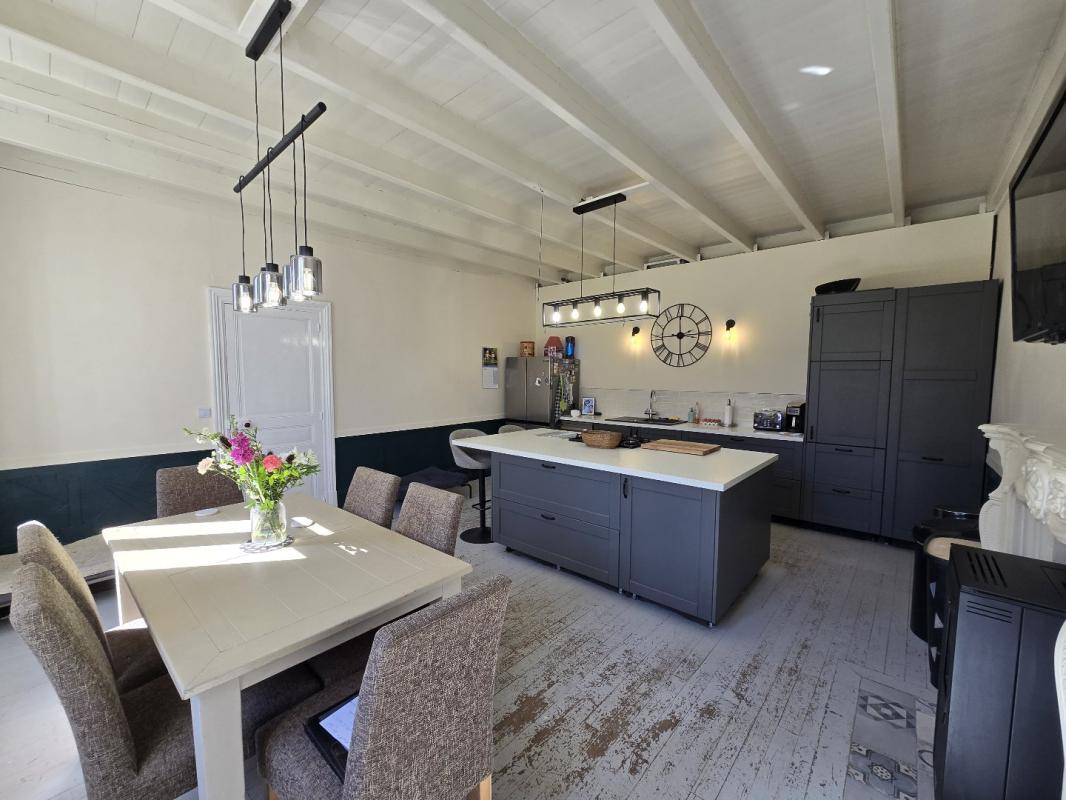 4 bedroom maison in Saint Pierre De Juillers, Charente-Maritime, France