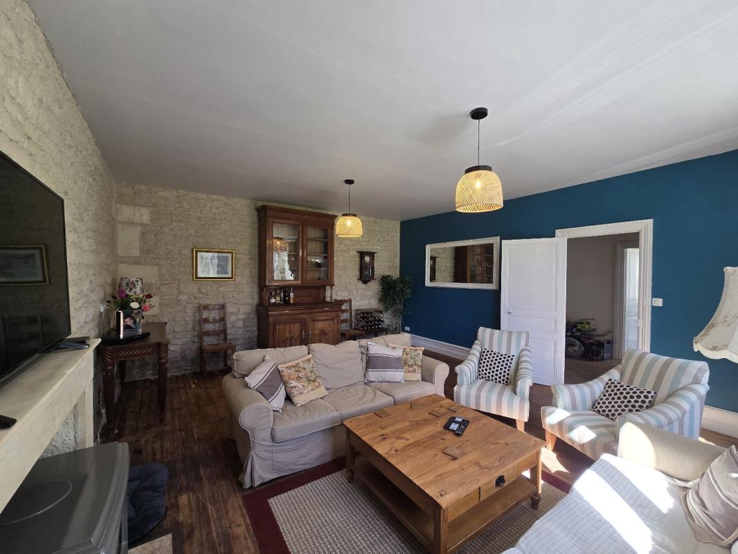 4 bedroom maison in Saint Pierre De Juillers, Charente-Maritime, France