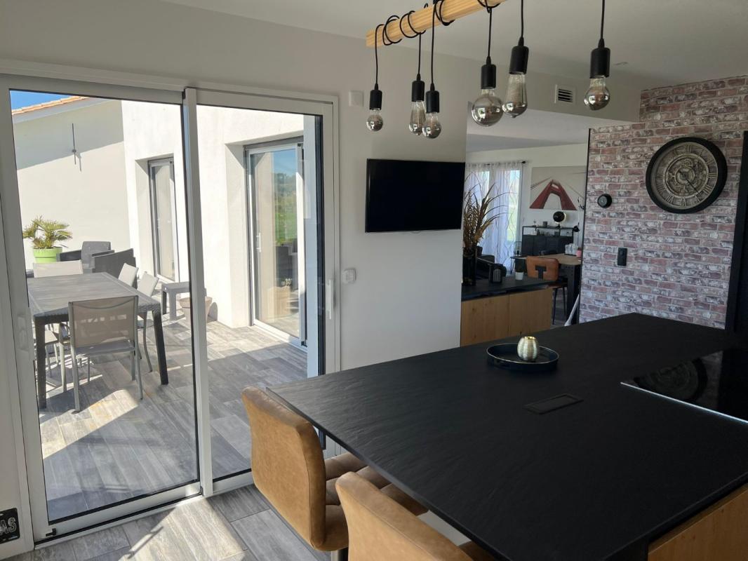 5 bedroom maison in Leguillac De L’auche, Dordogne, France