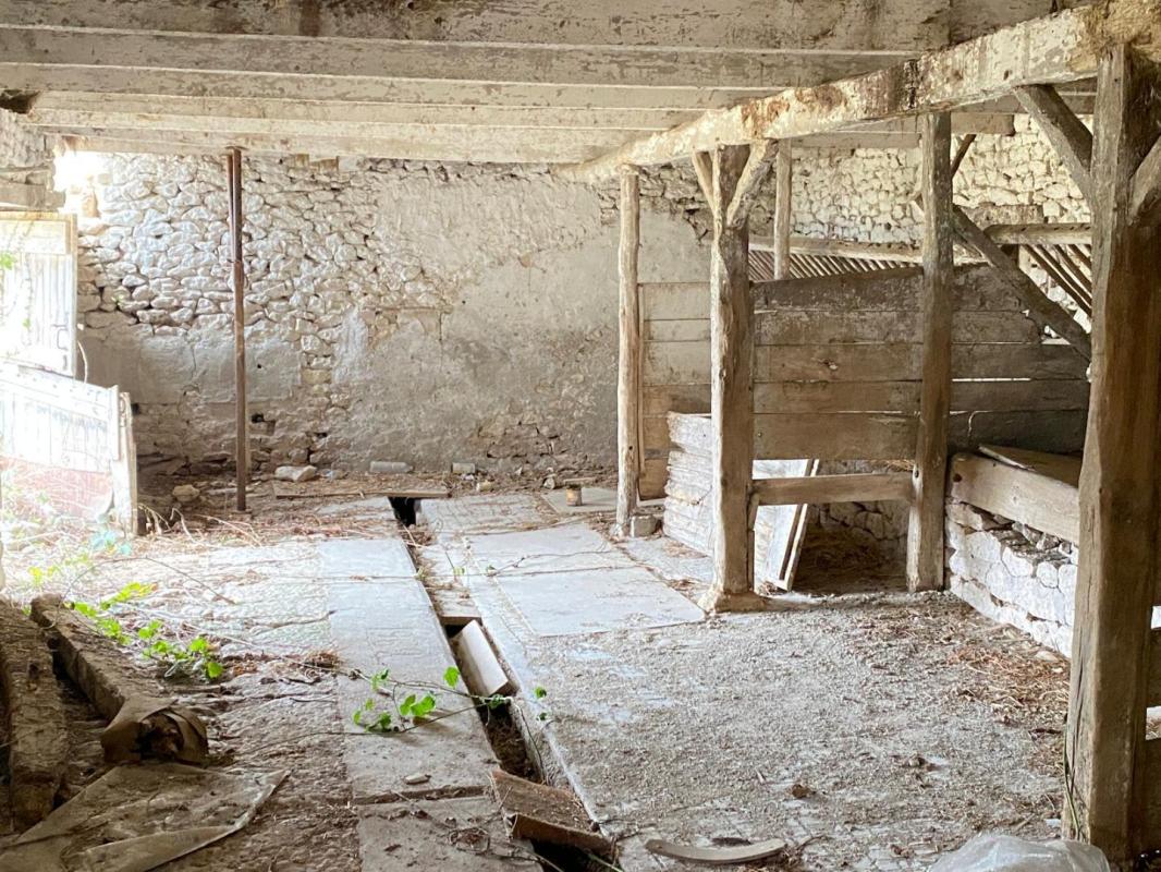 maison a renover in Saint Paul De Loubressac, Lot, France