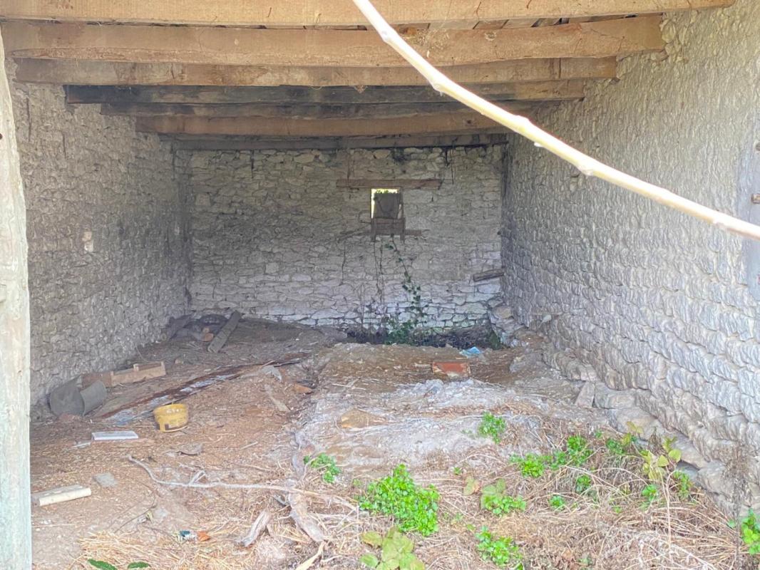 maison a renover in Saint Paul De Loubressac, Lot, France