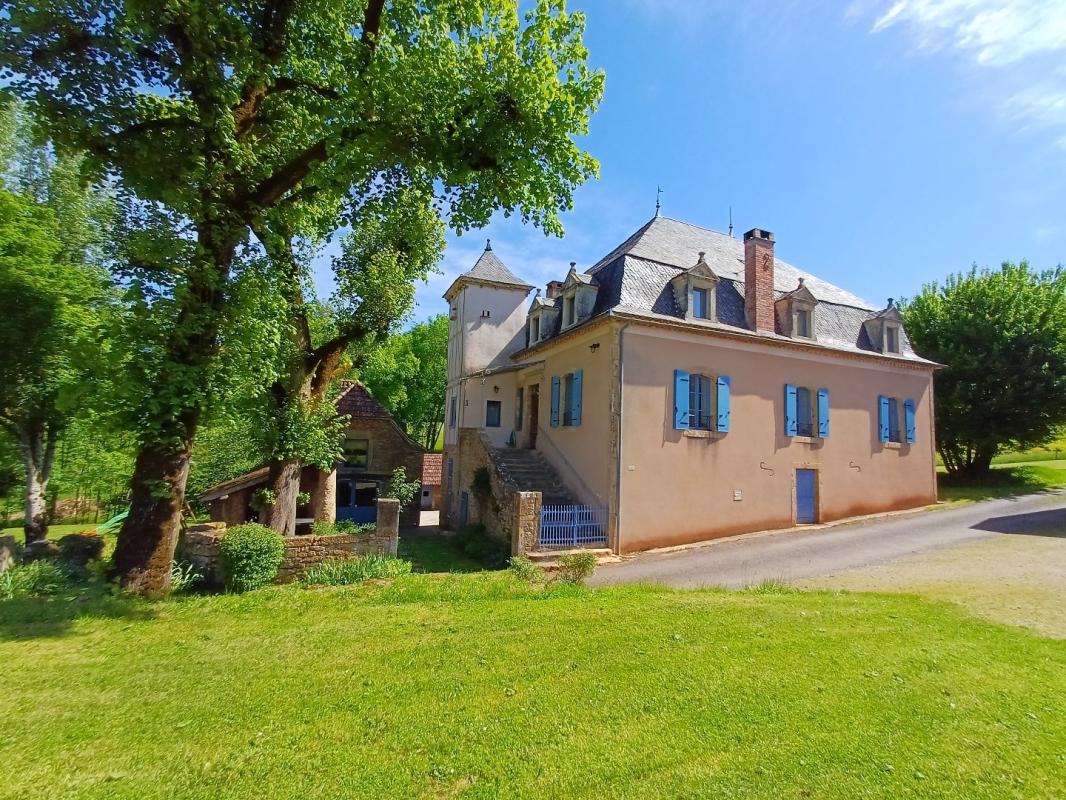 16 bedroom maison de maitre in Saint Michel Loubejou, Lot, France