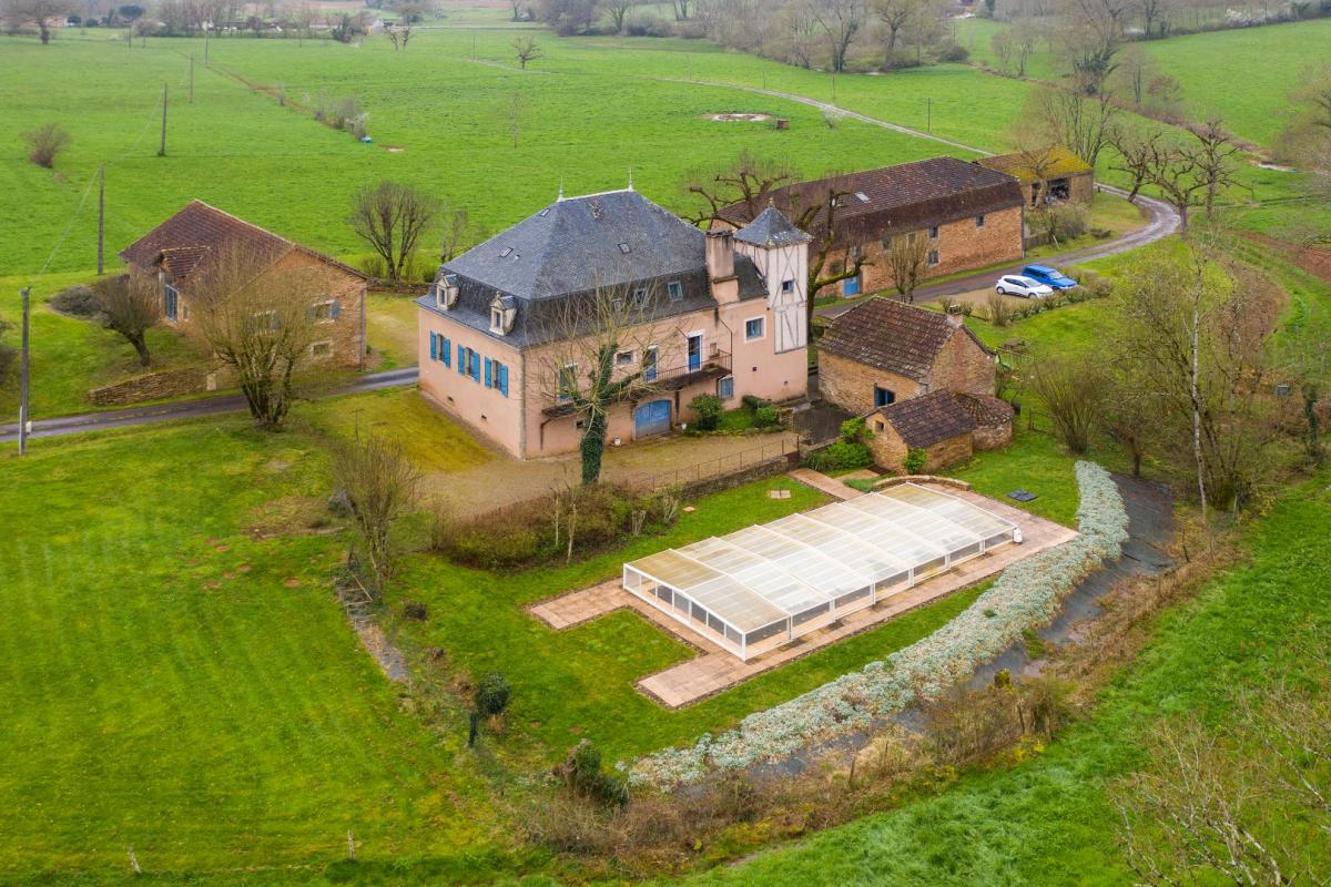 16 bedroom maison de maitre in Saint Michel Loubejou, Lot, France