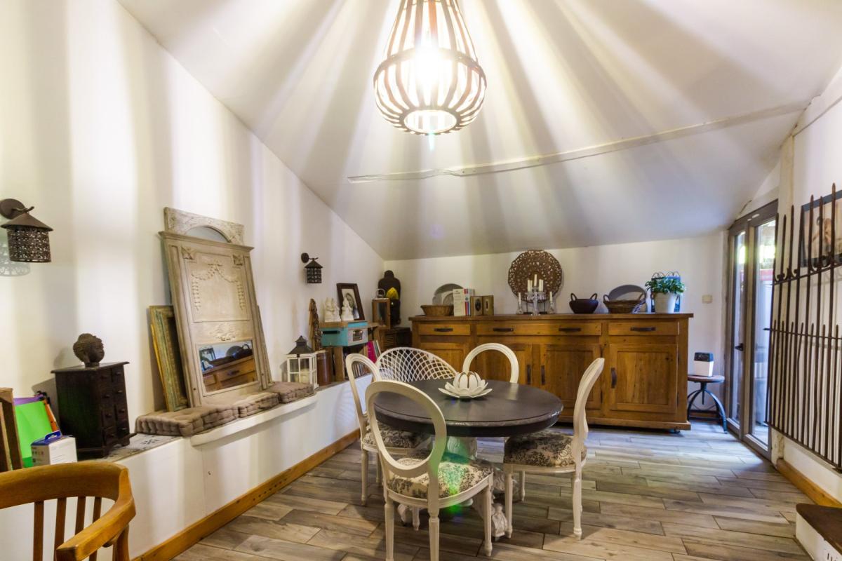 2 bedroom maison in Juillac, Corrèze, France