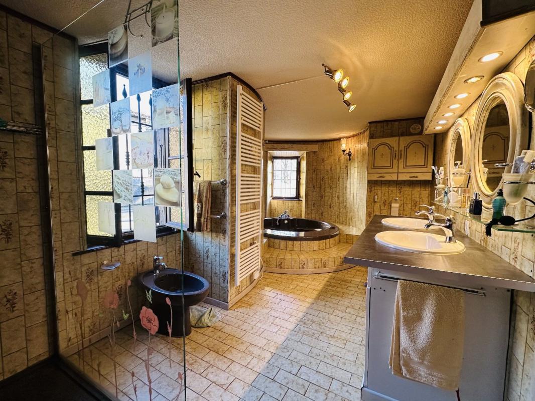 7 bedroom maison de village in Prat Bonrepaux, Ariège, France