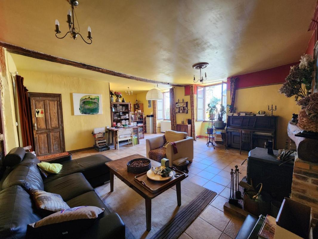 4 bedroom maison en pierres in Brillac, Charente, France