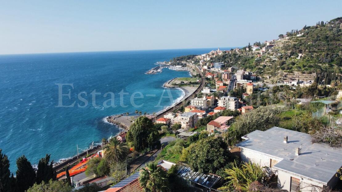 EA1335 Sea view villa for sale in Bordighera in an exclusive location with a large garden