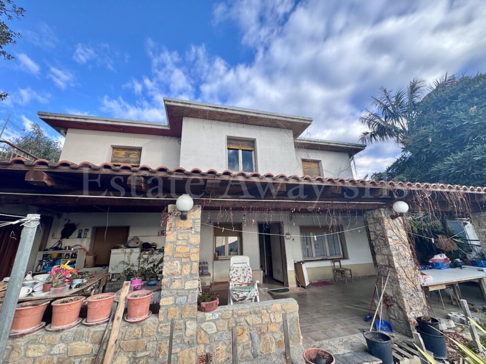 EA1335 Sea view villa for sale in Bordighera in an exclusive location with a large garden