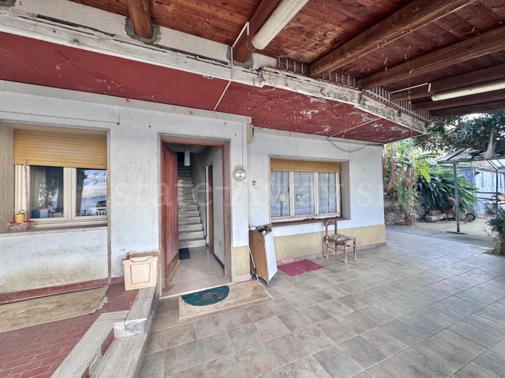 EA1335 Sea view villa for sale in Bordighera in an exclusive location with a large garden