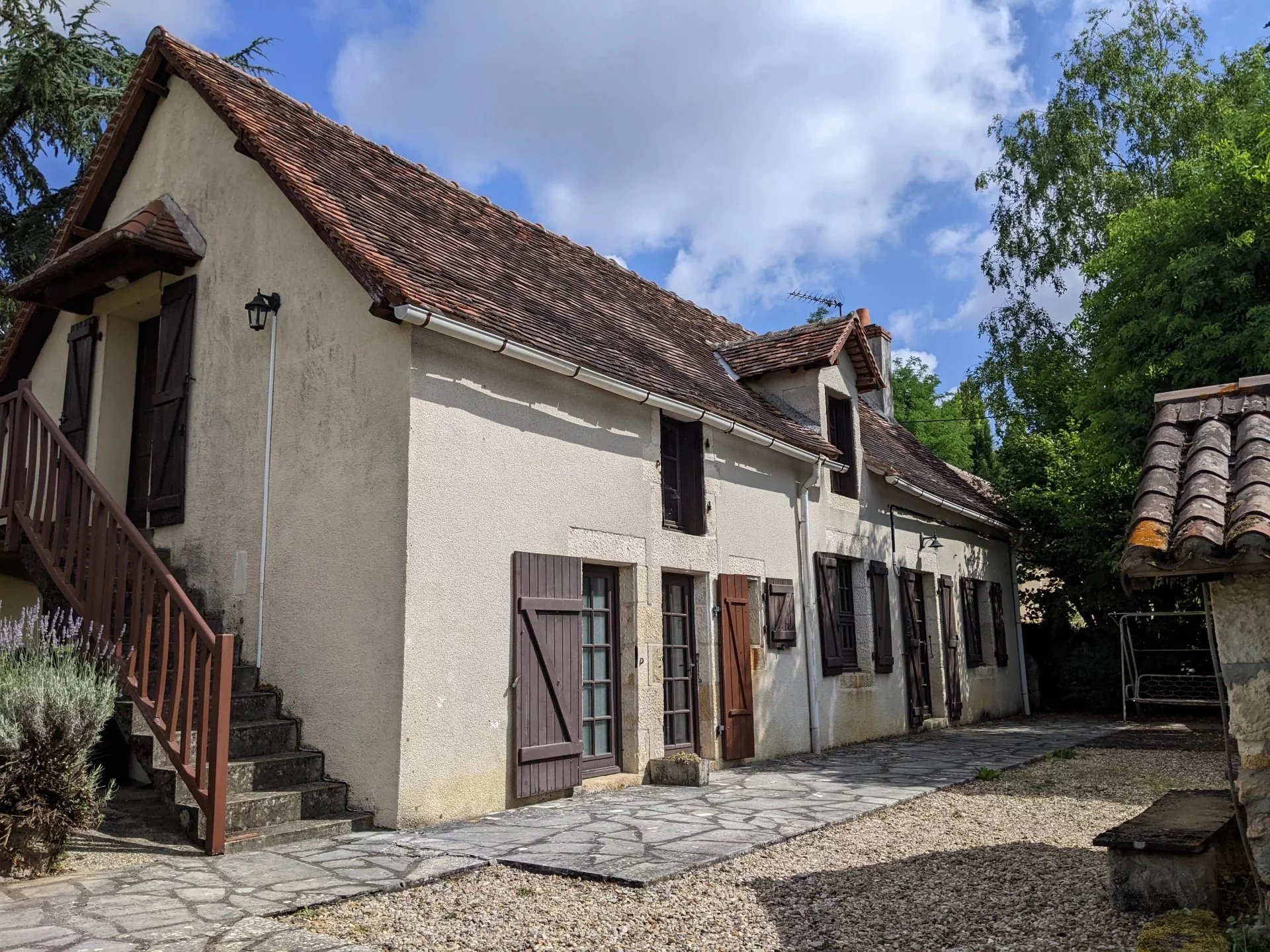 Charming cottage with a pool close to Montmorillon, Poitou-Charentes – France – BVI84952