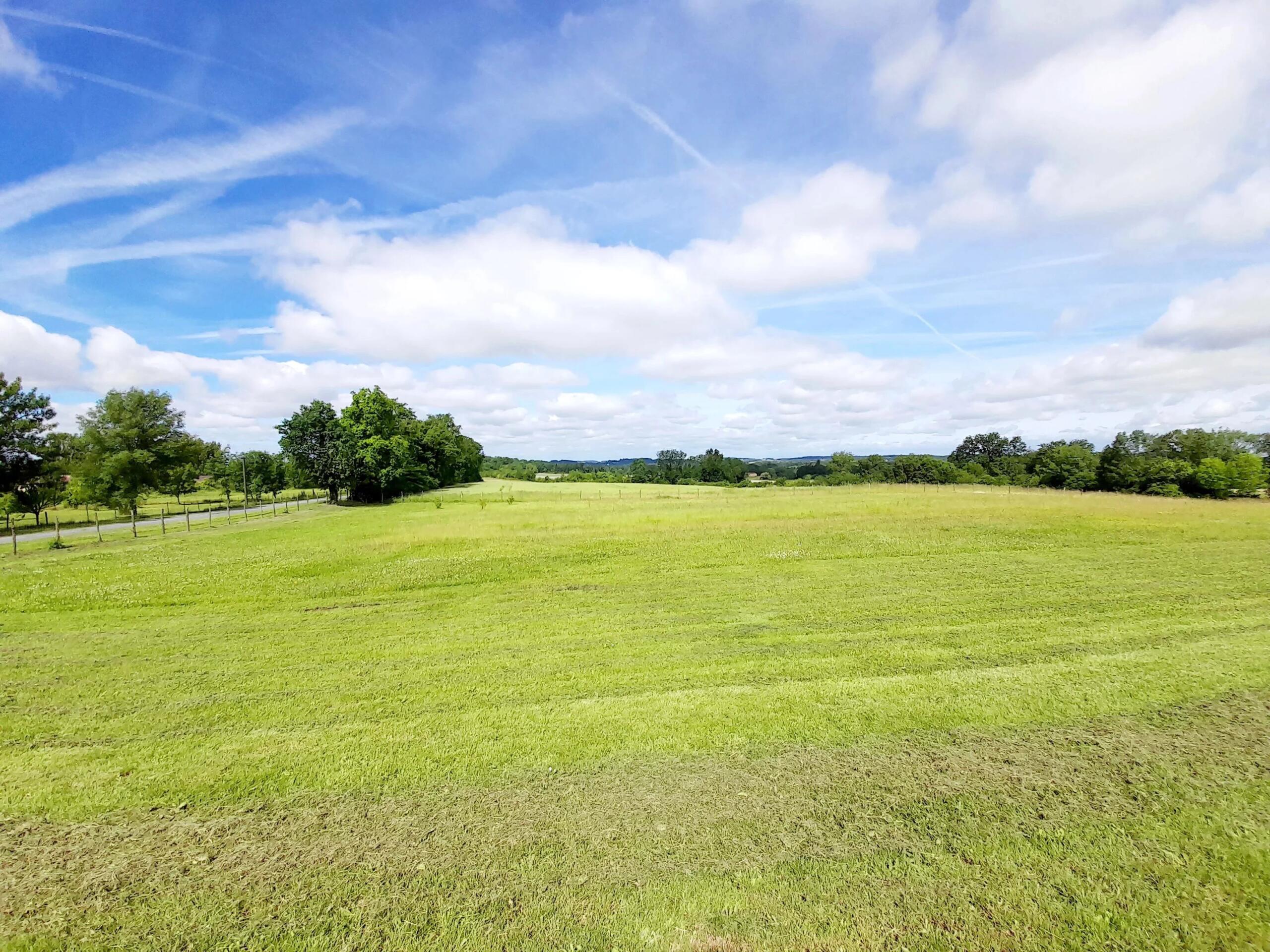 Beautifully renovated stone farmhouse with stunning vistas, Aquitaine – France – BVI84438
