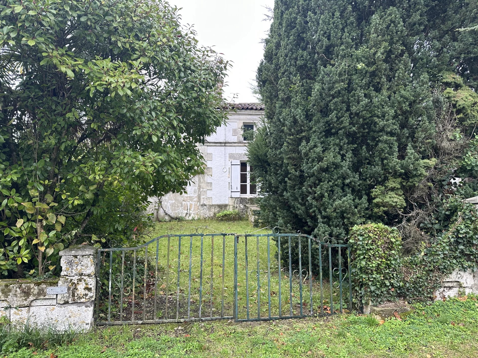 Charming 3 Bed Village Property Close to Jonzac, Poitou-Charentes – France – BVI83291
