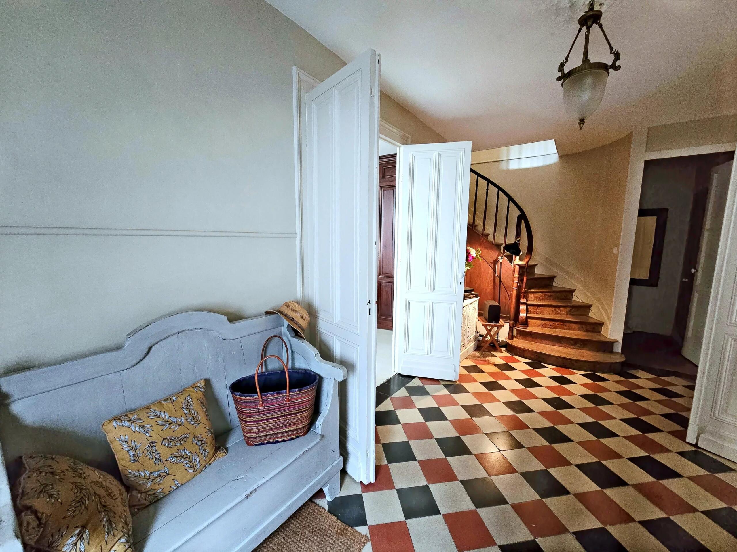 Elegant and Substantial Townhouse with Roof Garden and Independent Apartment – Eymet, Aquitaine – France – BVI83388