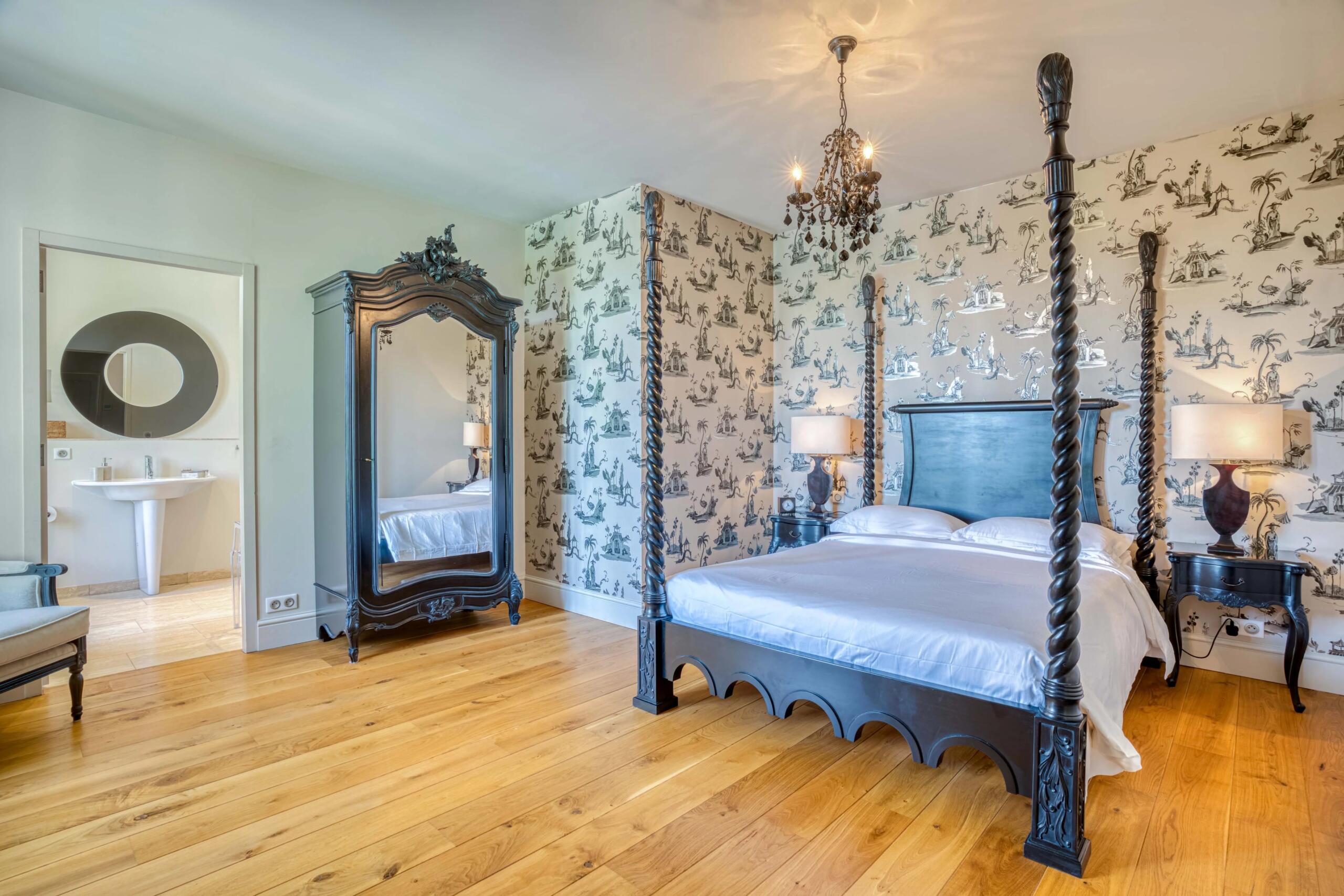 Elegant Riverside Estate with Pool and Tennis Court, Aquitaine – France – BVI82407