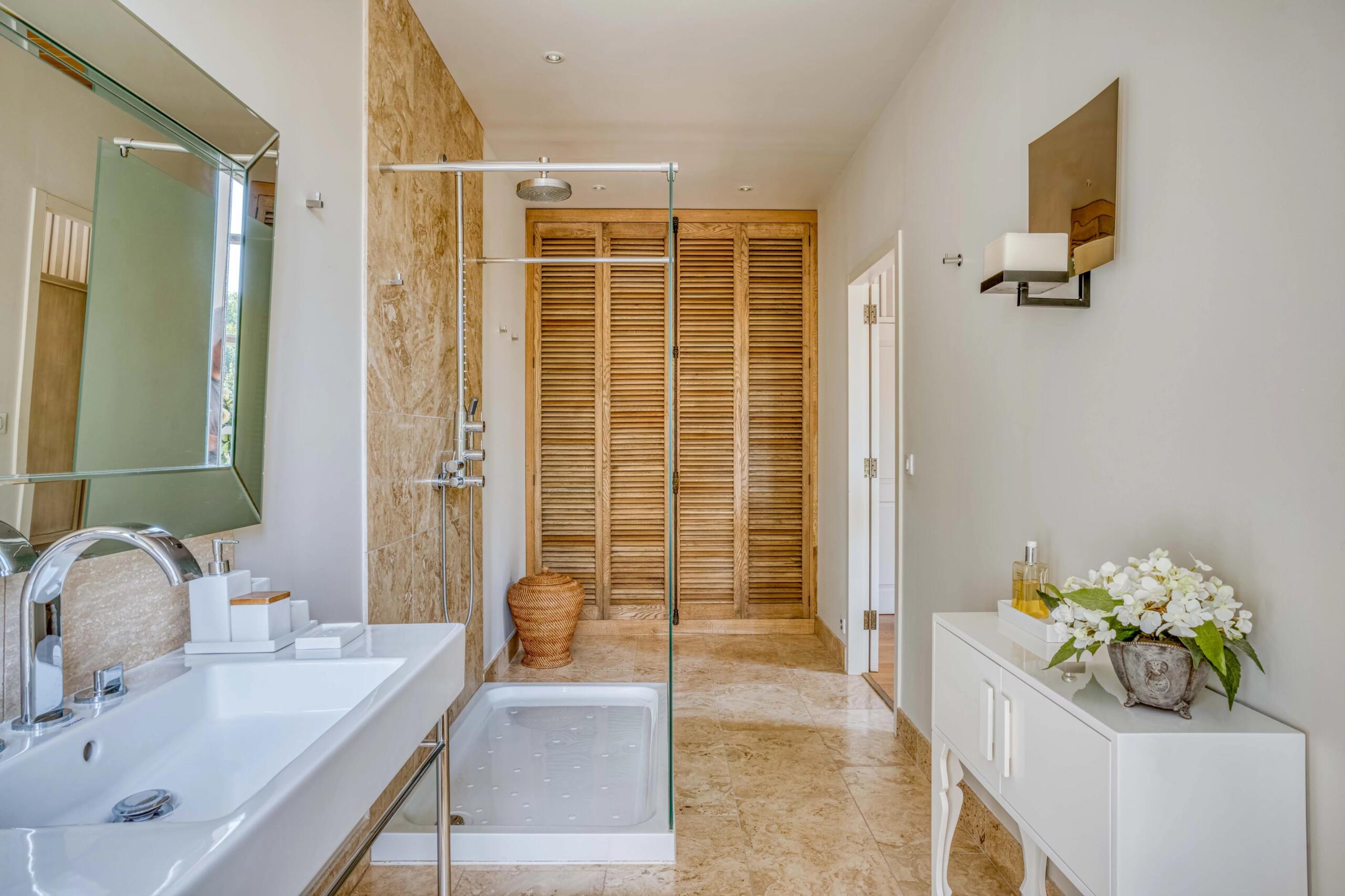 Elegant Riverside Estate with Pool and Tennis Court, Aquitaine – France – BVI82407