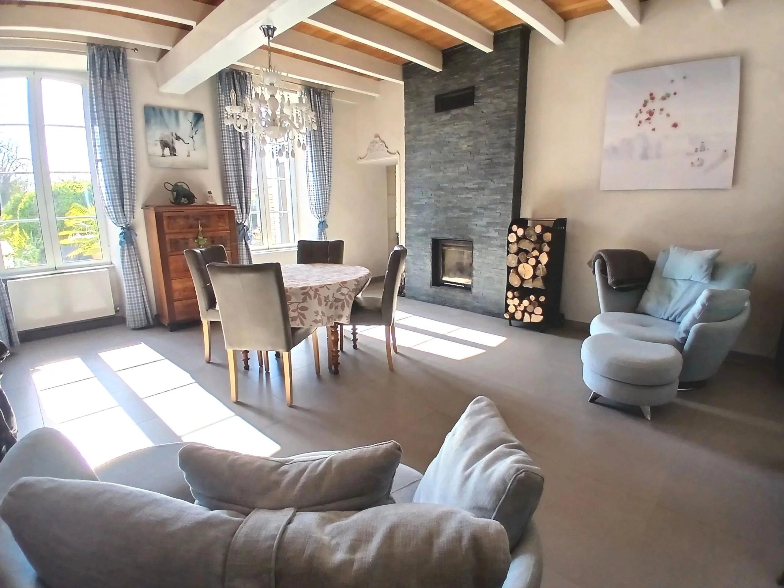 Beautiful charantaise home with annexe and outbuildings, Poitou-Charentes – France – BVI84172