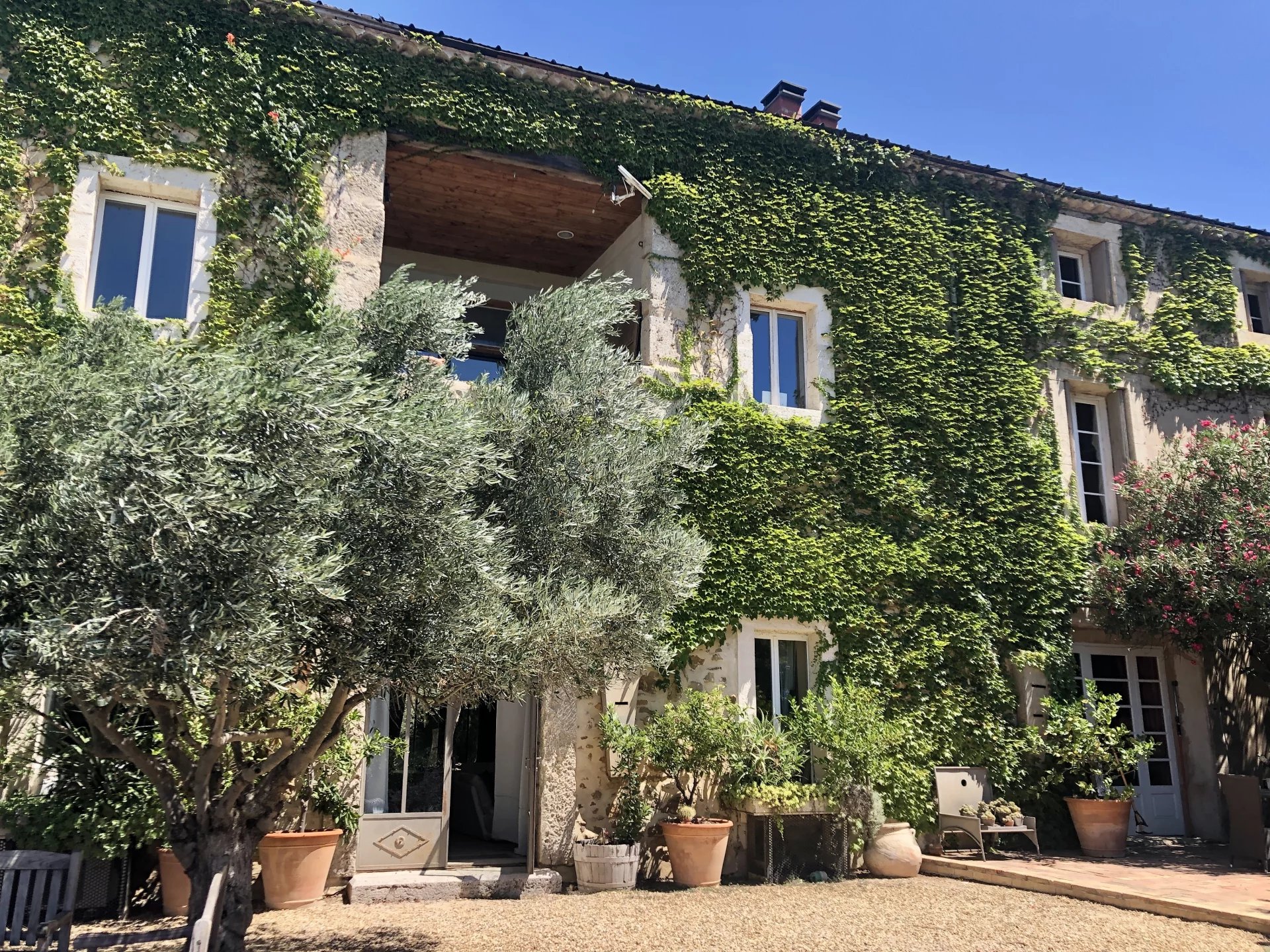 Prestige 19th century property in a Mediterranean setting, Languedoc-Roussillon – France – BVI62115