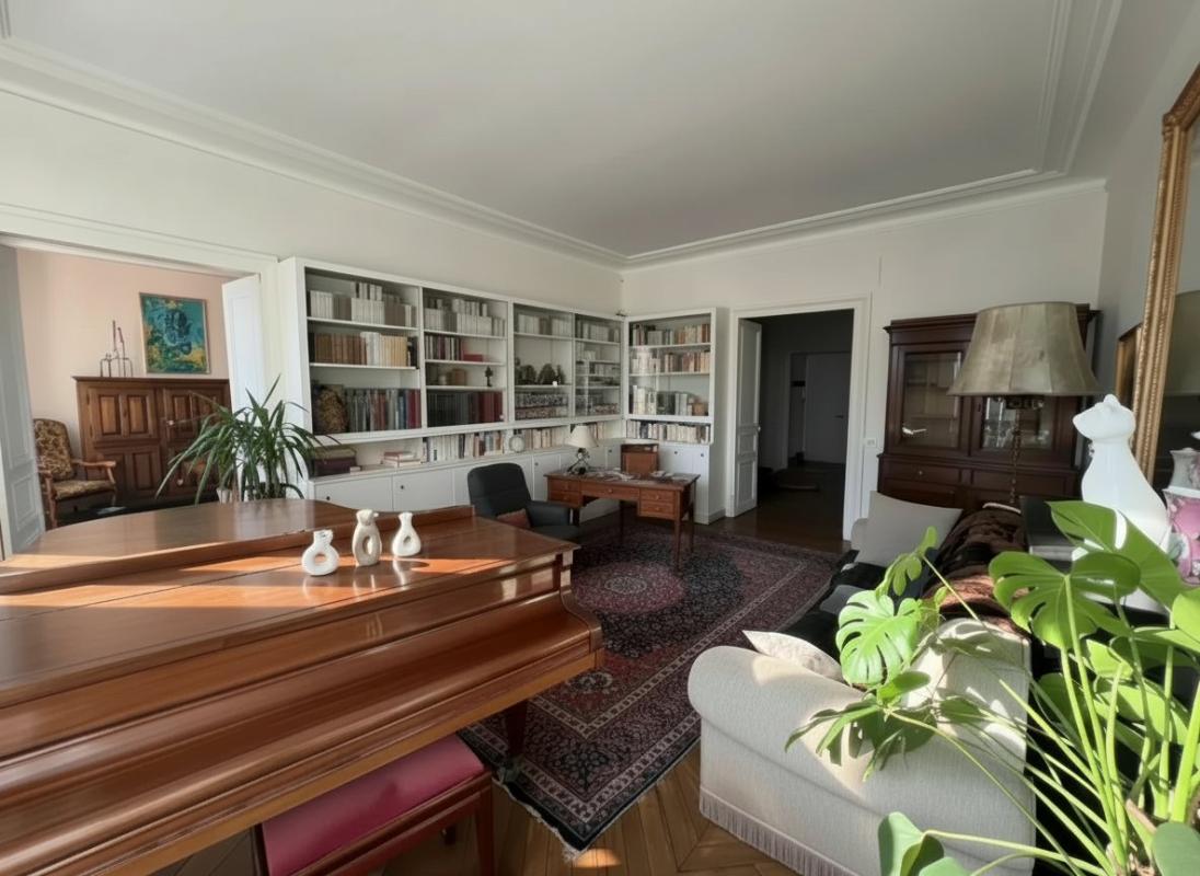 3 bedroom t5 in Paris 3eme Arrondissement, Paris, France